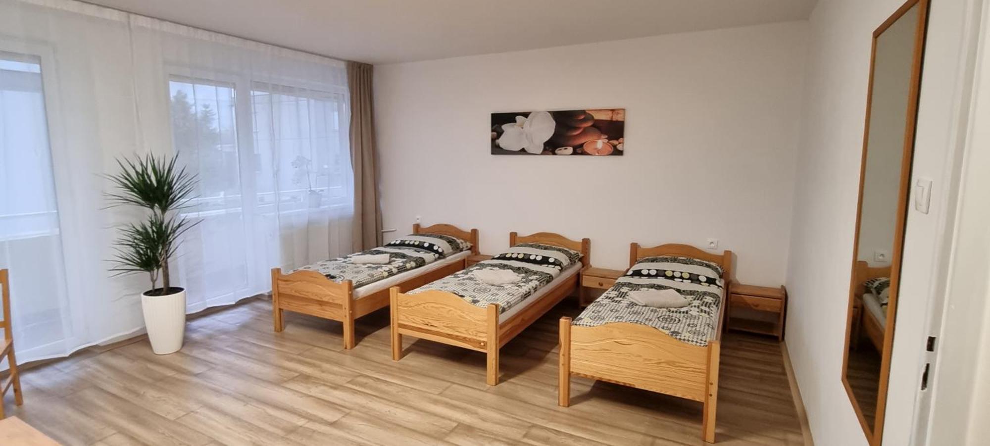 Ubytovanie Funstar Topoľčany 外观 照片